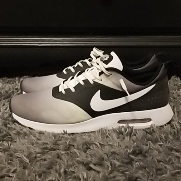 price of nike air max tavas